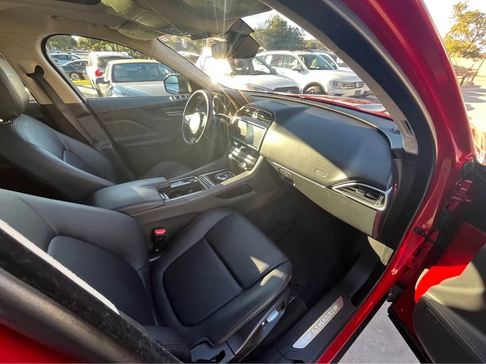 2019 Jaguar F-Pace - Image 8 of 14