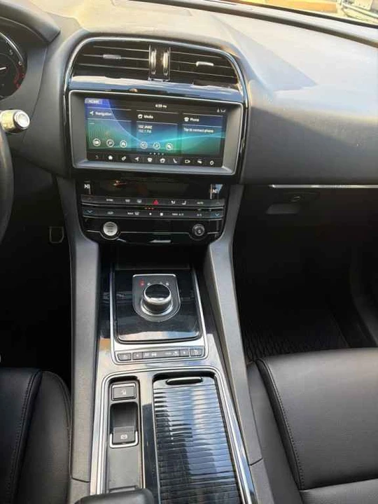 2019 Jaguar F-Pace - Image 13 of 15