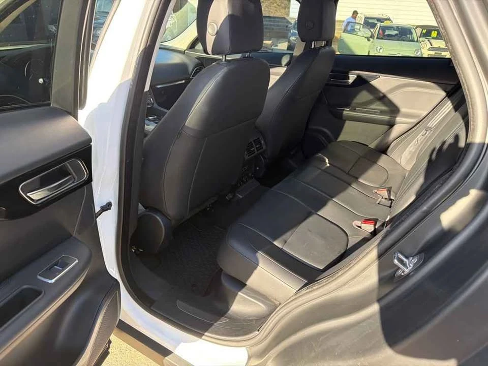 2019 Jaguar F-Pace - Image 10 of 15