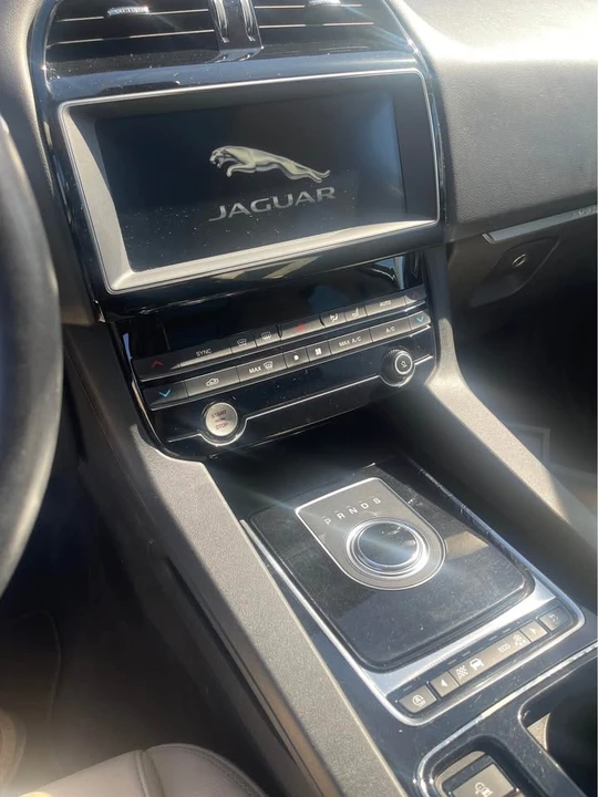 2019 Jaguar F-Pace - Image 6 of 6