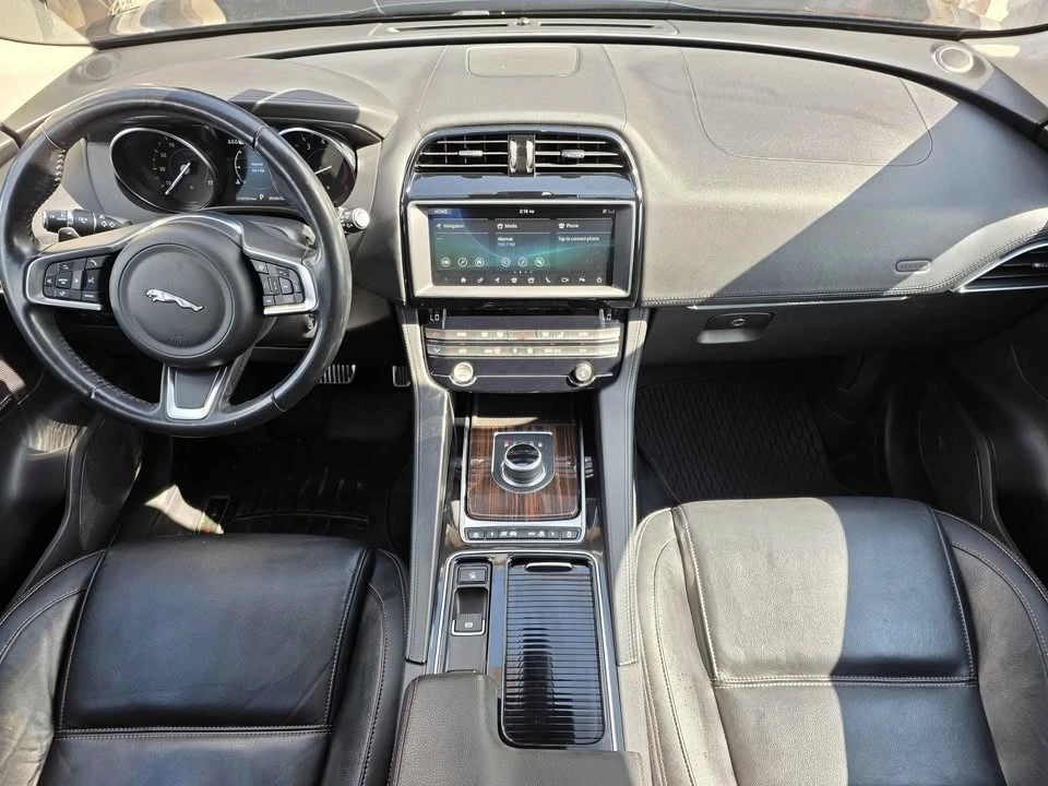 2019 Jaguar F-Pace - Image 9 of 18