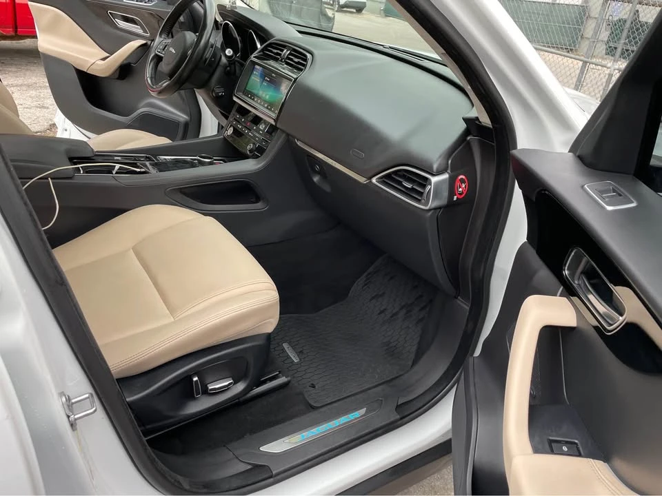 2019 Jaguar F-Pace - Image 18 of 20
