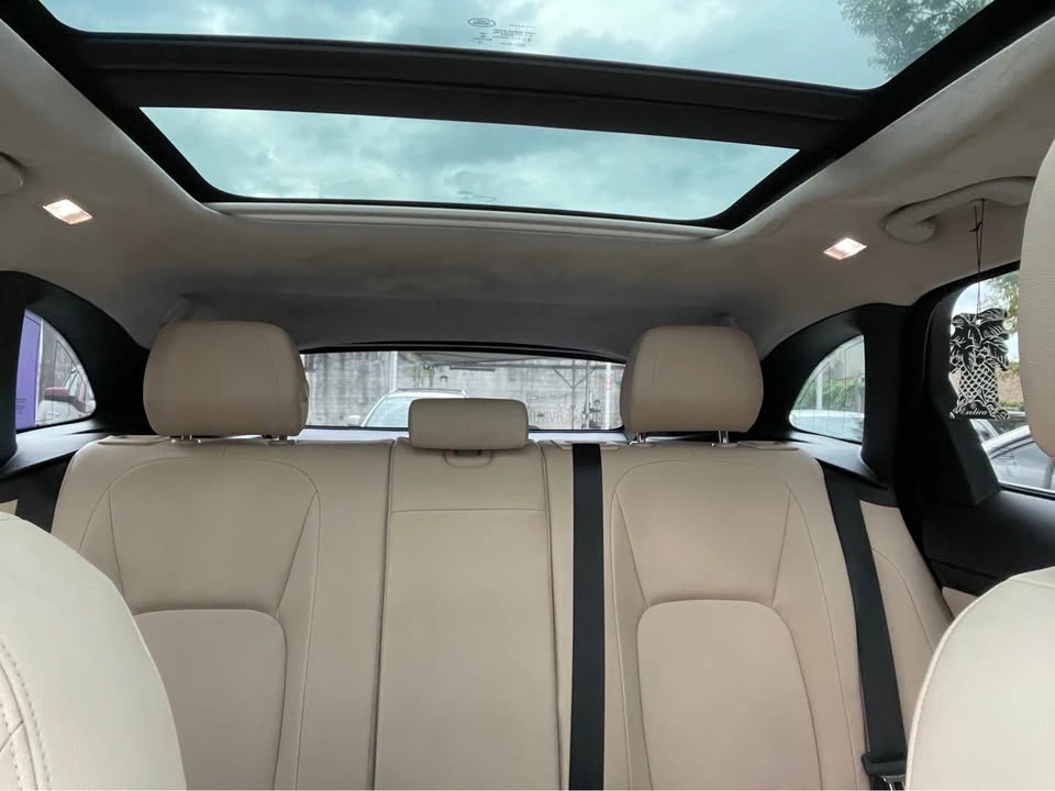 2019 Jaguar F-Pace - Image 11 of 20