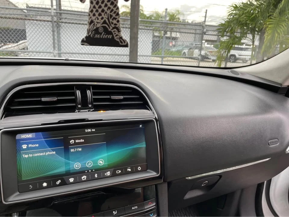 2019 Jaguar F-Pace - Image 13 of 20