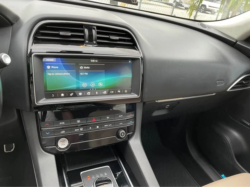 2019 Jaguar F-Pace - Image 9 of 20