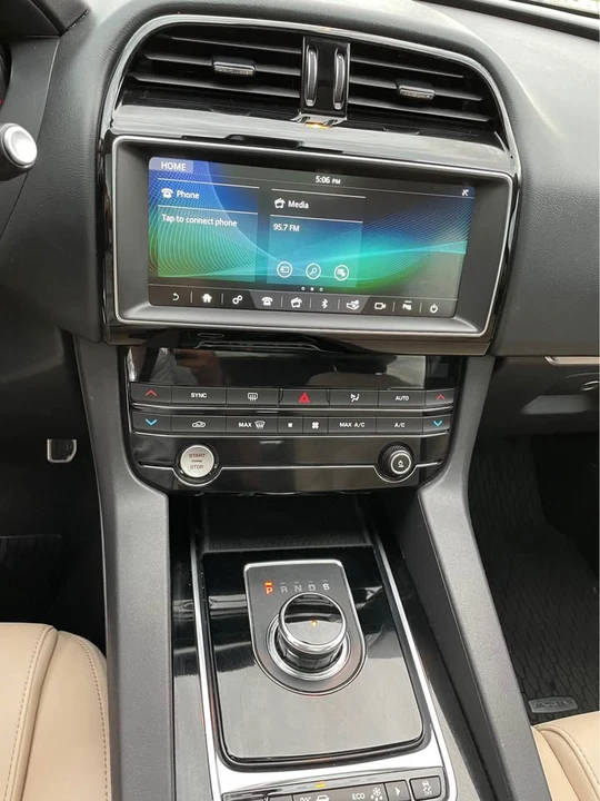 2019 Jaguar F-Pace - Image 10 of 20