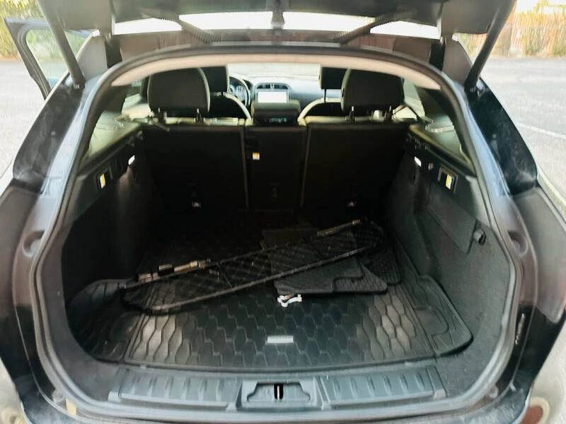 2019 Jaguar F-Pace - Image 13 of 14
