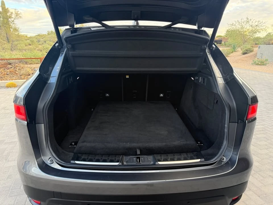 2019 Jaguar F-Pace - Image 7 of 10