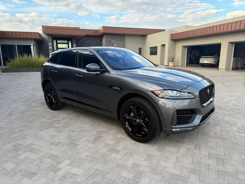 2019 Jaguar F-Pace - Image 2 of 10