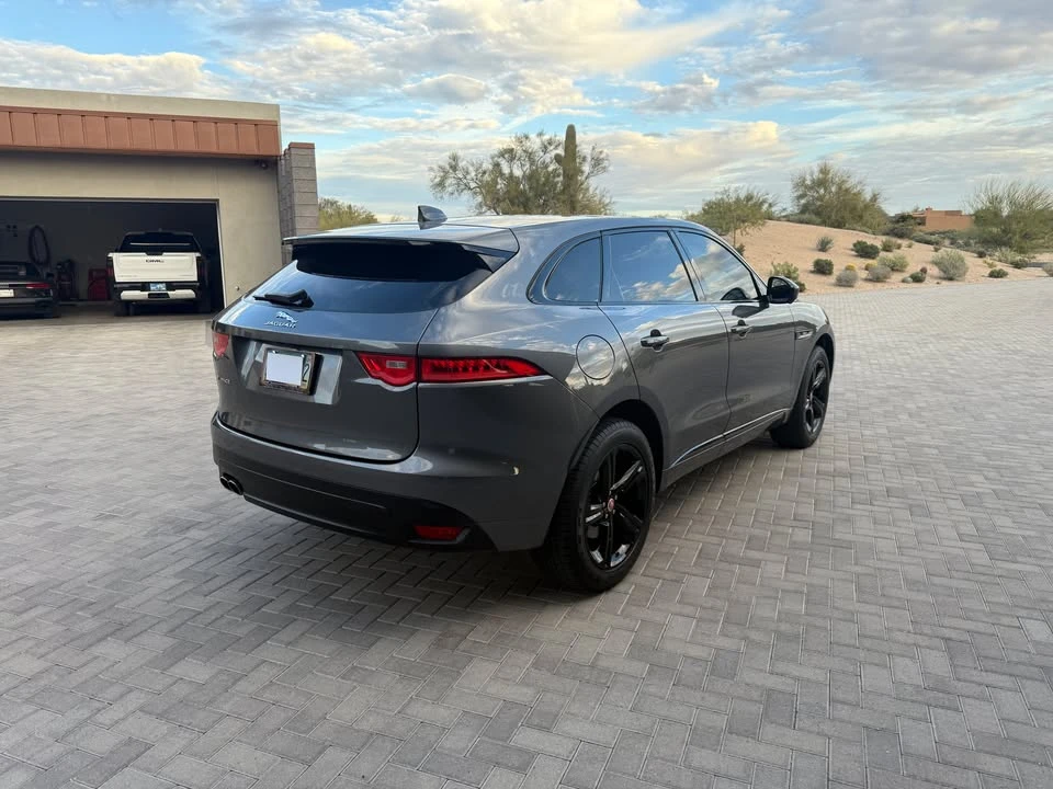 2019 Jaguar F-Pace - Image 5 of 10