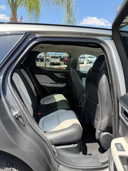 2019 Jaguar F-Pace - Image 3 of 4