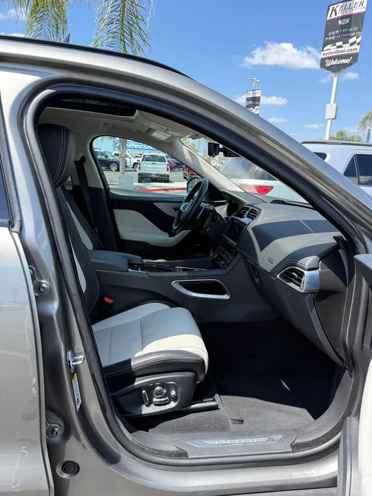 2019 Jaguar F-Pace - Image 2 of 4