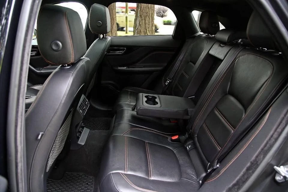 2019 Jaguar F-Pace - Image 15 of 16