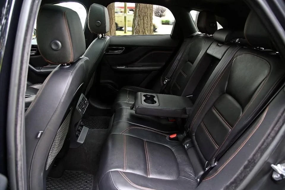 2019 Jaguar F-Pace - Image 16 of 17