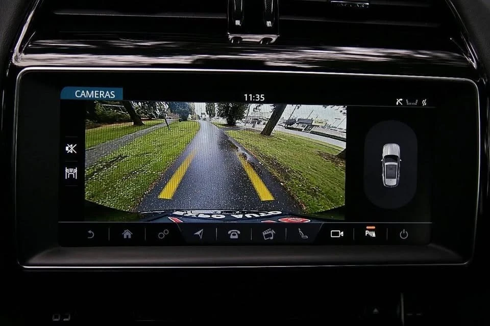 2019 Jaguar F-Pace - Image 9 of 17