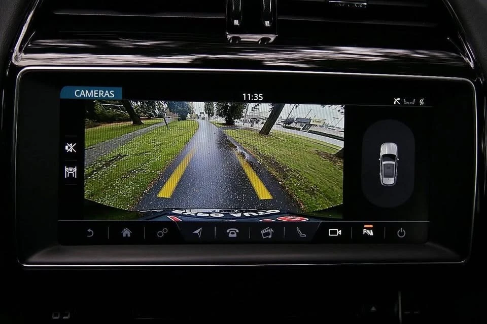 2019 Jaguar F-Pace - Image 9 of 16