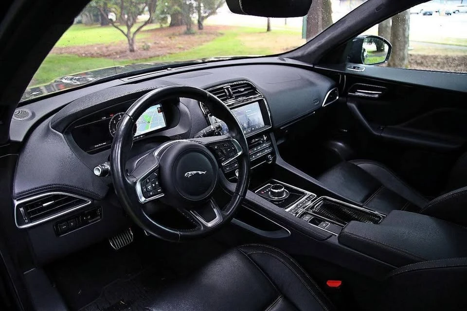 2019 Jaguar F-Pace - Image 7 of 16