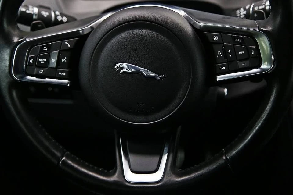 2019 Jaguar F-Pace - Image 17 of 17