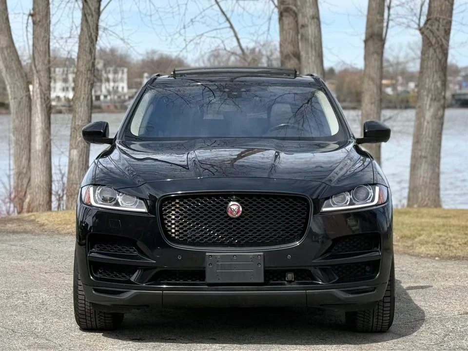 2019 Jaguar F-Pace - Image 2 of 20