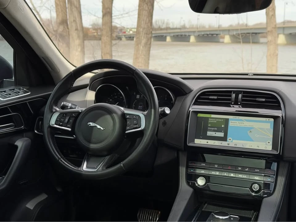 2019 Jaguar F-Pace - Image 17 of 20