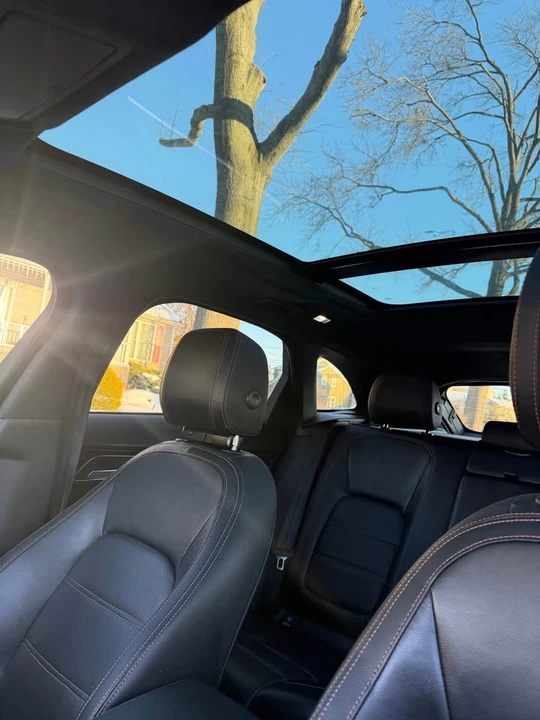 2019 Jaguar F-Pace - Image 6 of 12