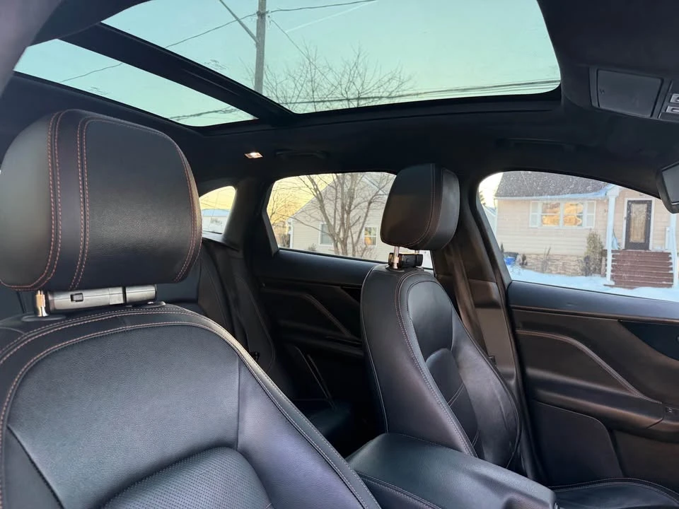 2019 Jaguar F-Pace - Image 10 of 12