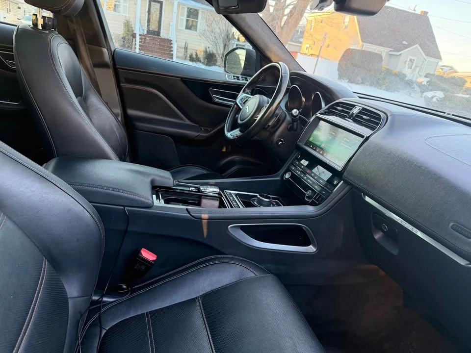 2019 Jaguar F-Pace - Image 8 of 12