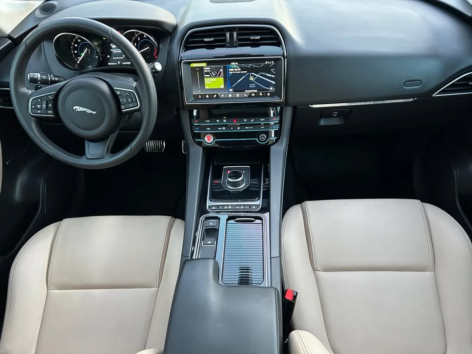 2019 Jaguar F-Pace - Image 7 of 19