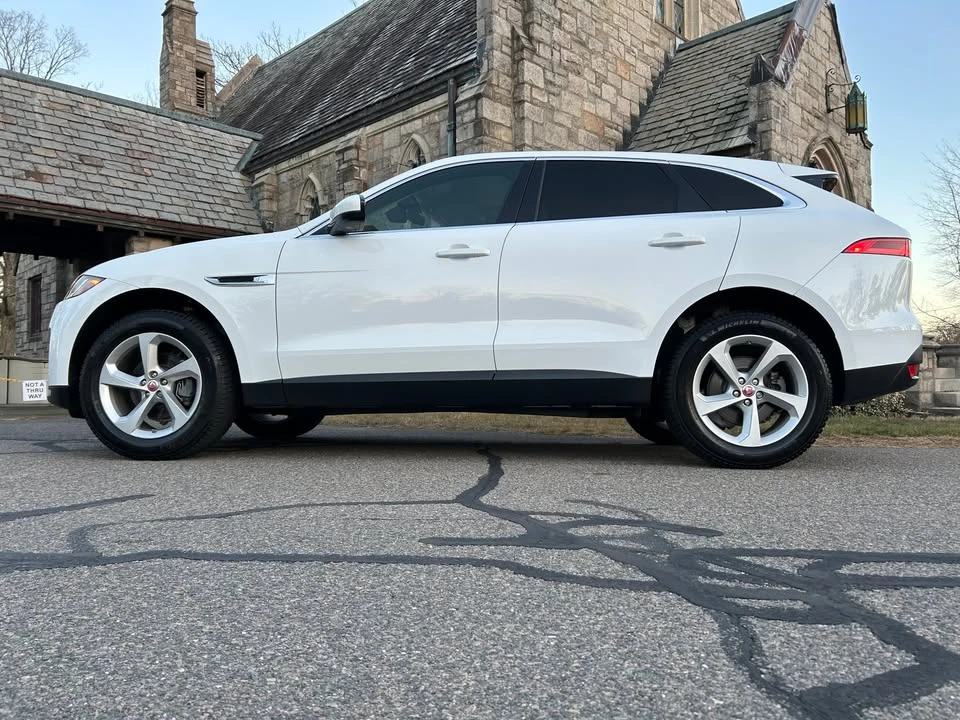 2019 Jaguar F-Pace - Image 3 of 19