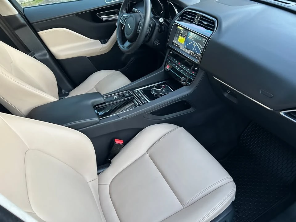 2019 Jaguar F-Pace - Image 8 of 19
