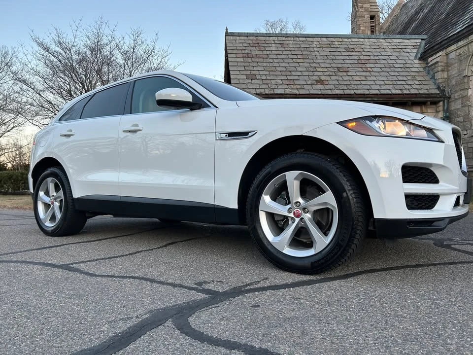 2019 Jaguar F-Pace - Image 14 of 19