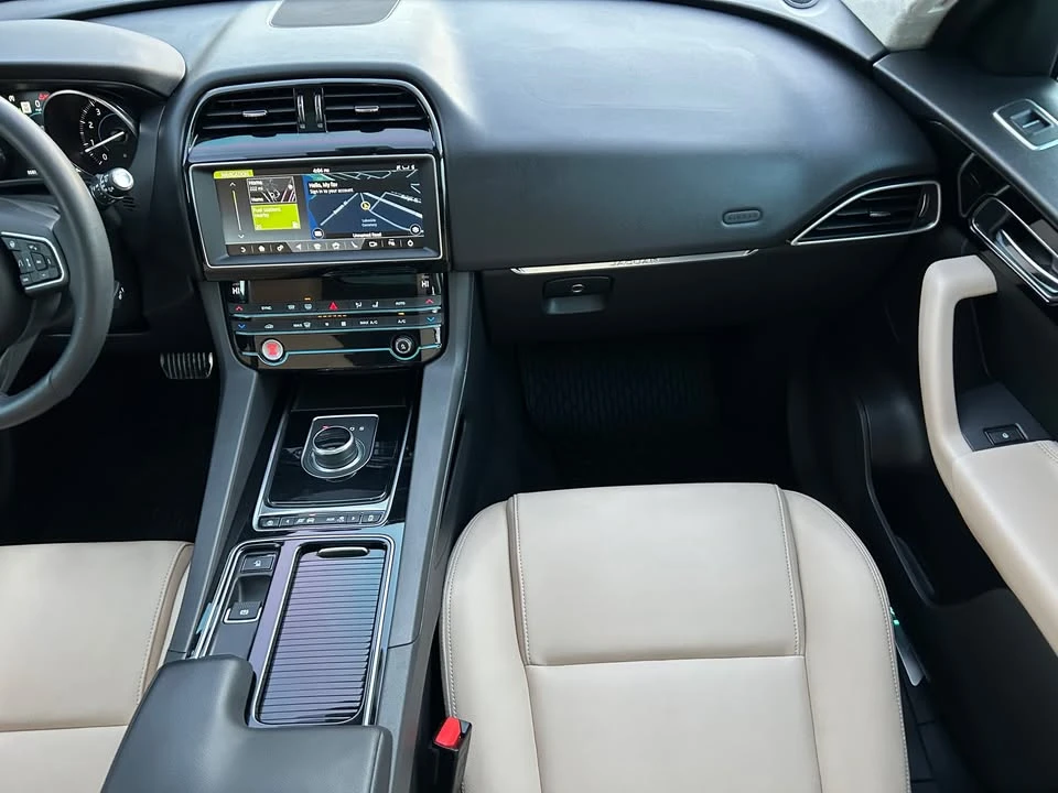 2019 Jaguar F-Pace - Image 12 of 19