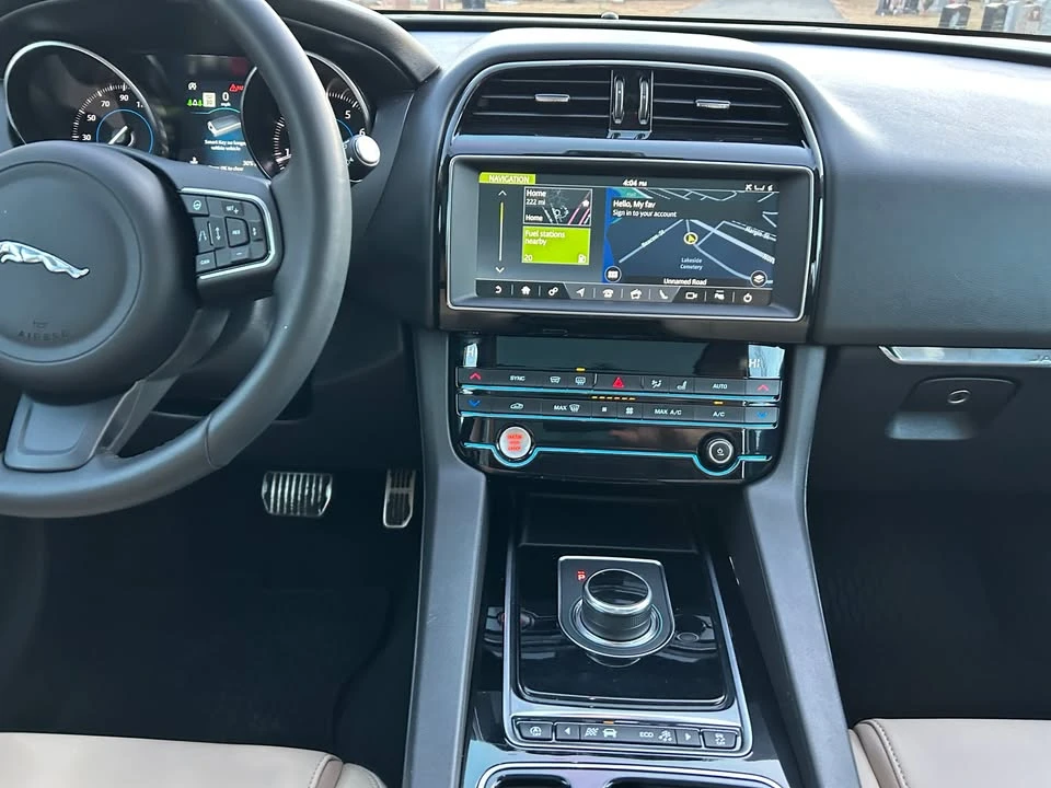 2019 Jaguar F-Pace - Image 11 of 19