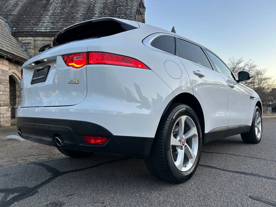 2019 Jaguar F-Pace - Image 16 of 19