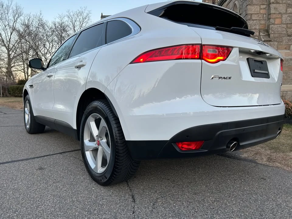 2019 Jaguar F-Pace - Image 4 of 19