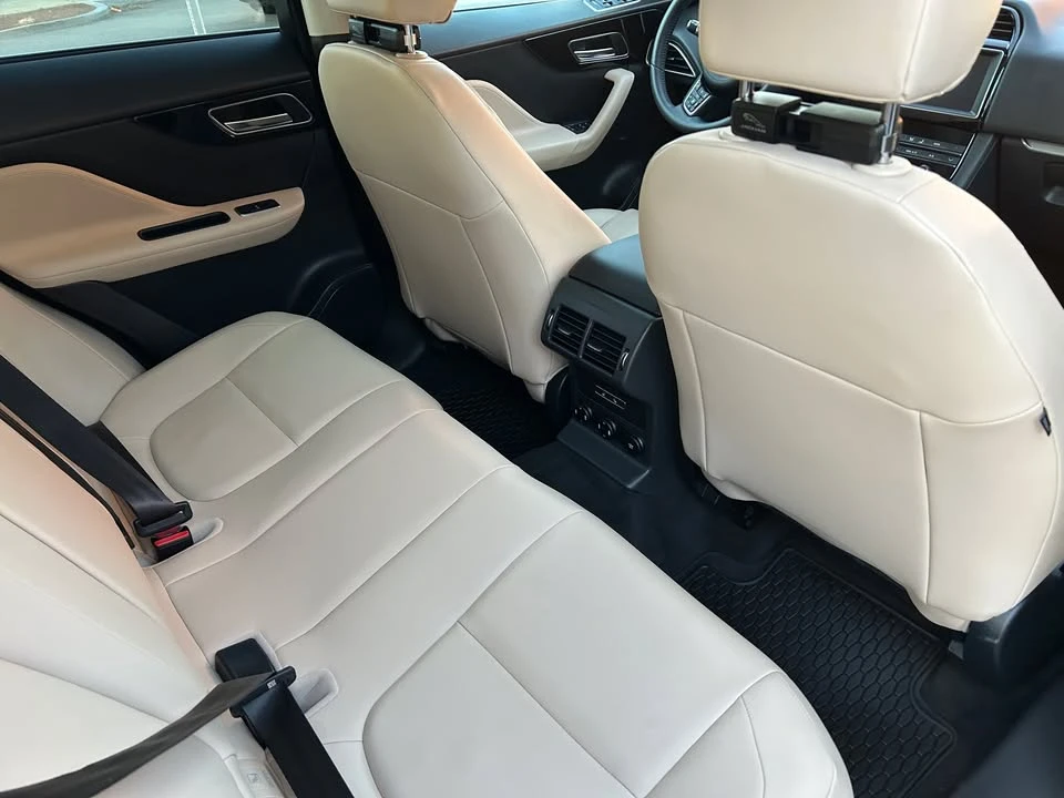 2019 Jaguar F-Pace - Image 10 of 19