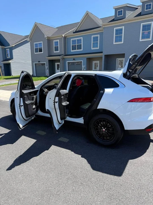 2019 Jaguar F-Pace - Image 5 of 5