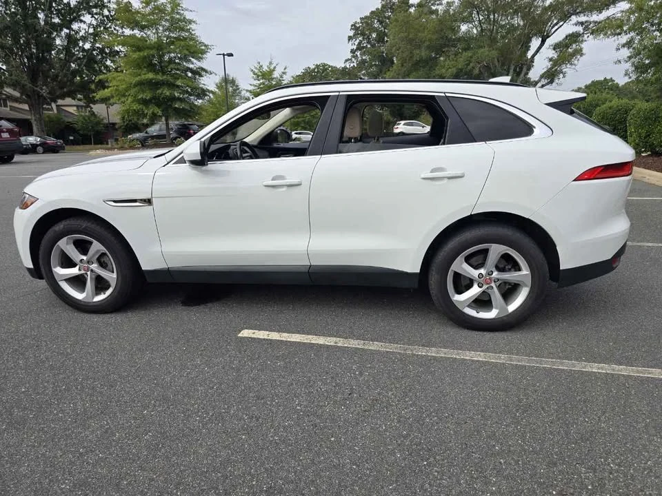 2019 Jaguar F-Pace - Image 7 of 9