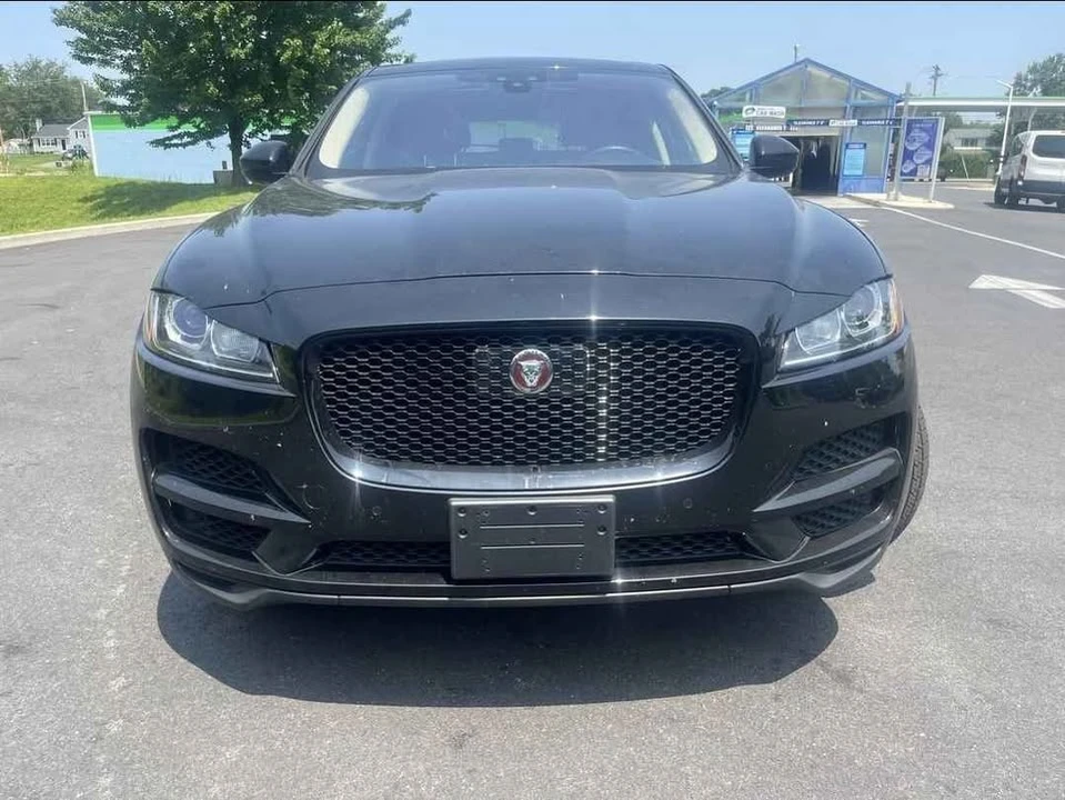 2019 Jaguar F-Pace - Image 2 of 11