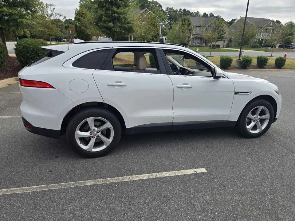 2019 Jaguar F-Pace - Image 4 of 9