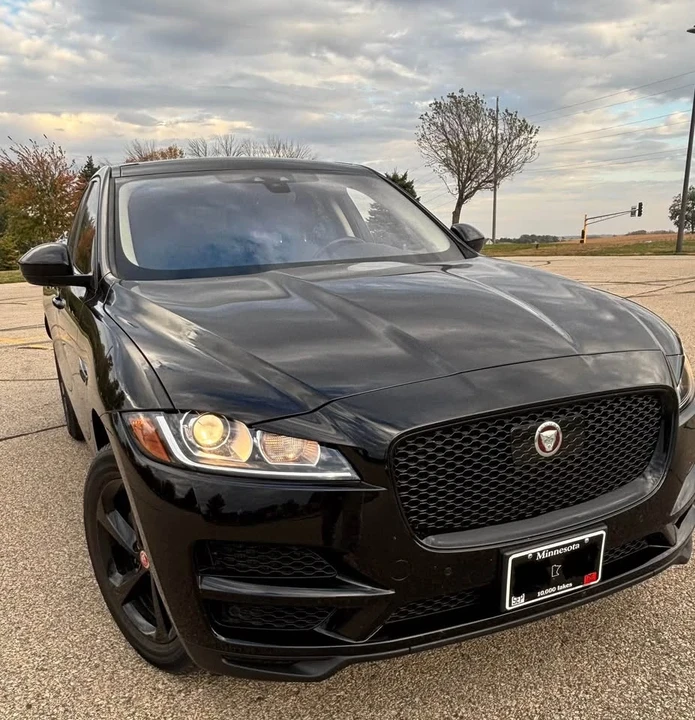 2019 Jaguar F-Pace - Image 3 of 16