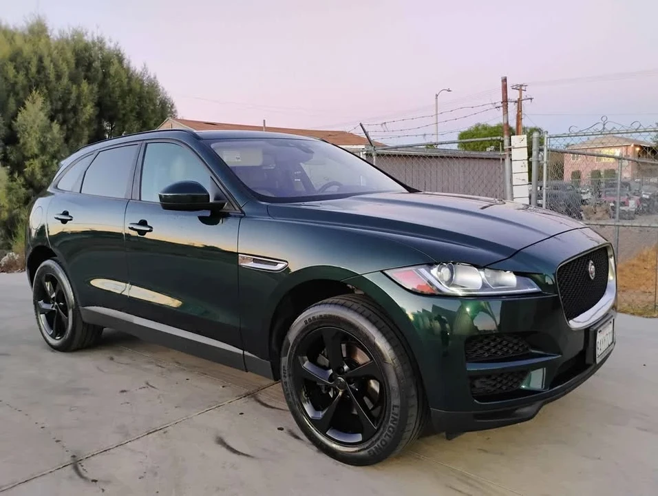 2019 Jaguar F-Pace - Image 2 of 6