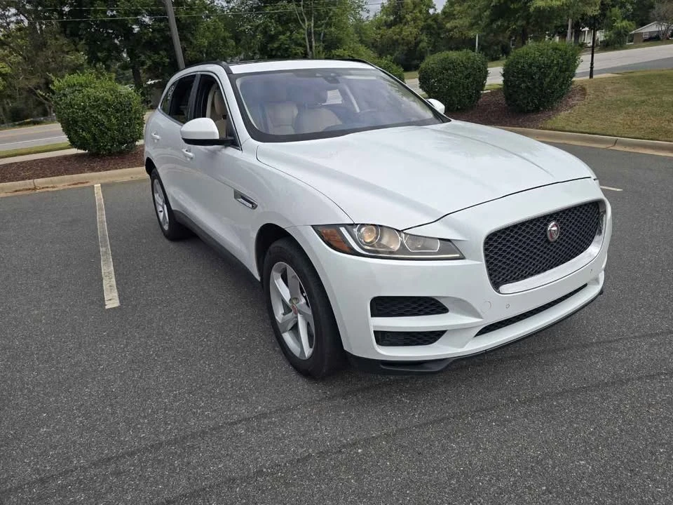 2019 Jaguar F-Pace - Image 2 of 9
