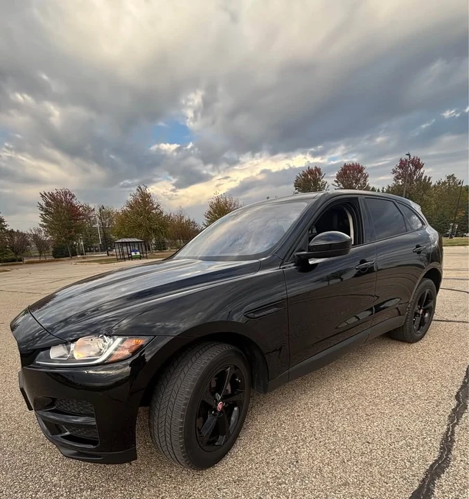 2019 Jaguar F-Pace - Image 13 of 16