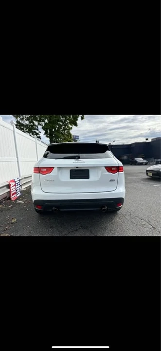 2019 Jaguar F-Pace - Image 11 of 15