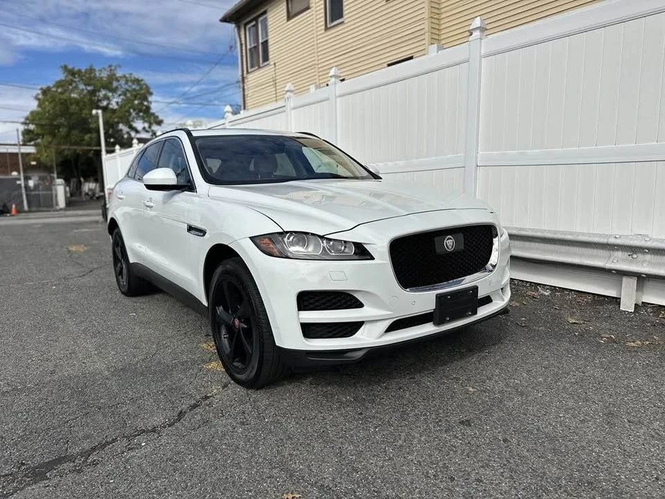 2019 Jaguar F-Pace - Image 3 of 17