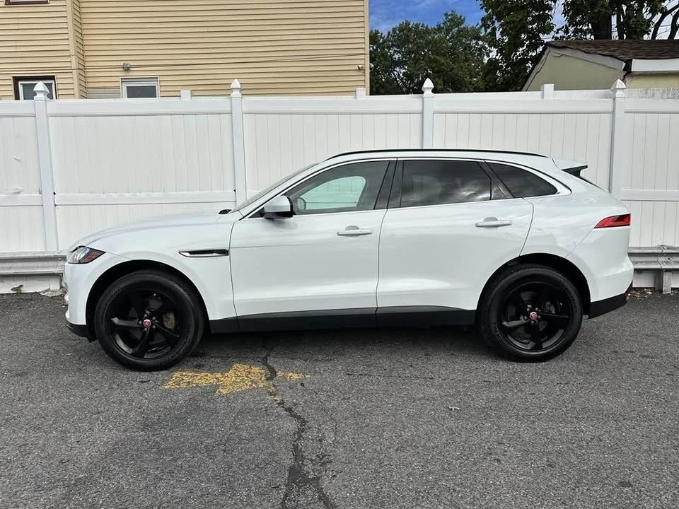 2019 Jaguar F-Pace - Image 4 of 17