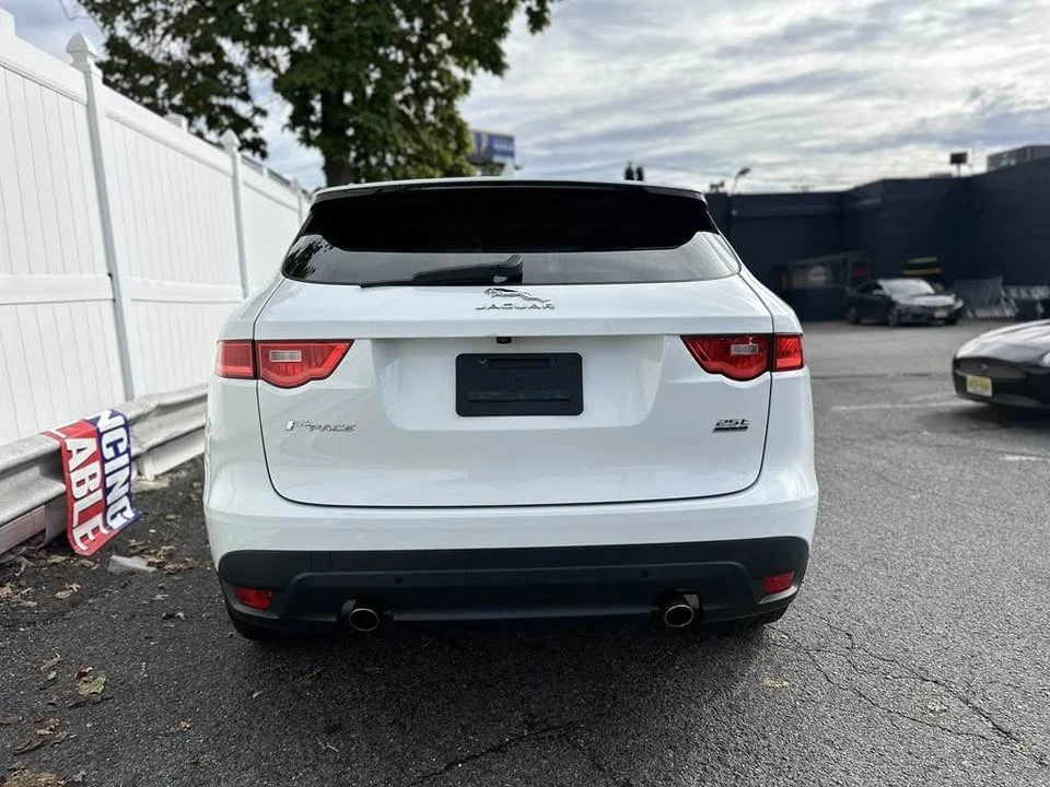 2019 Jaguar F-Pace - Image 6 of 17