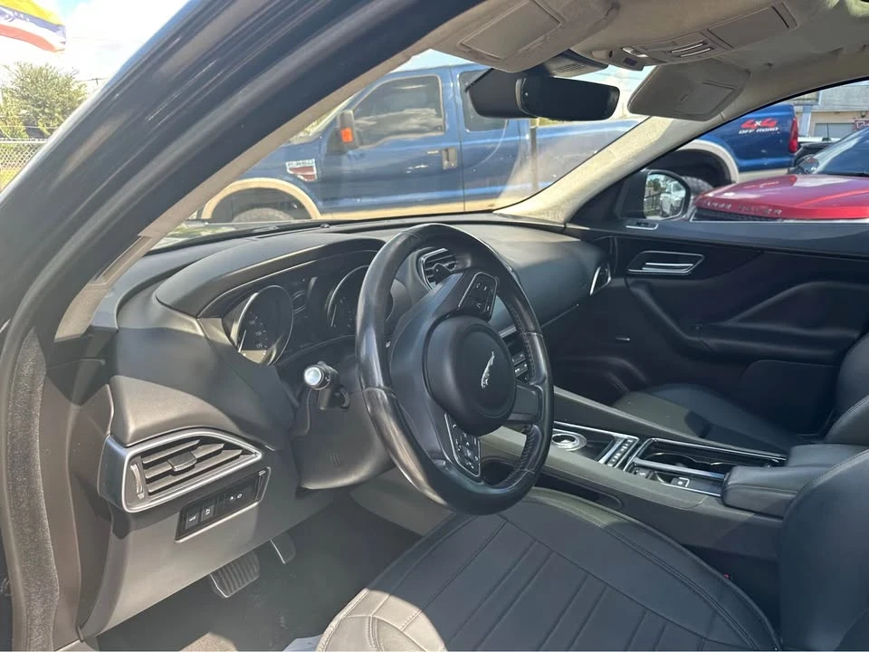 2019 Jaguar F-Pace - Image 9 of 12
