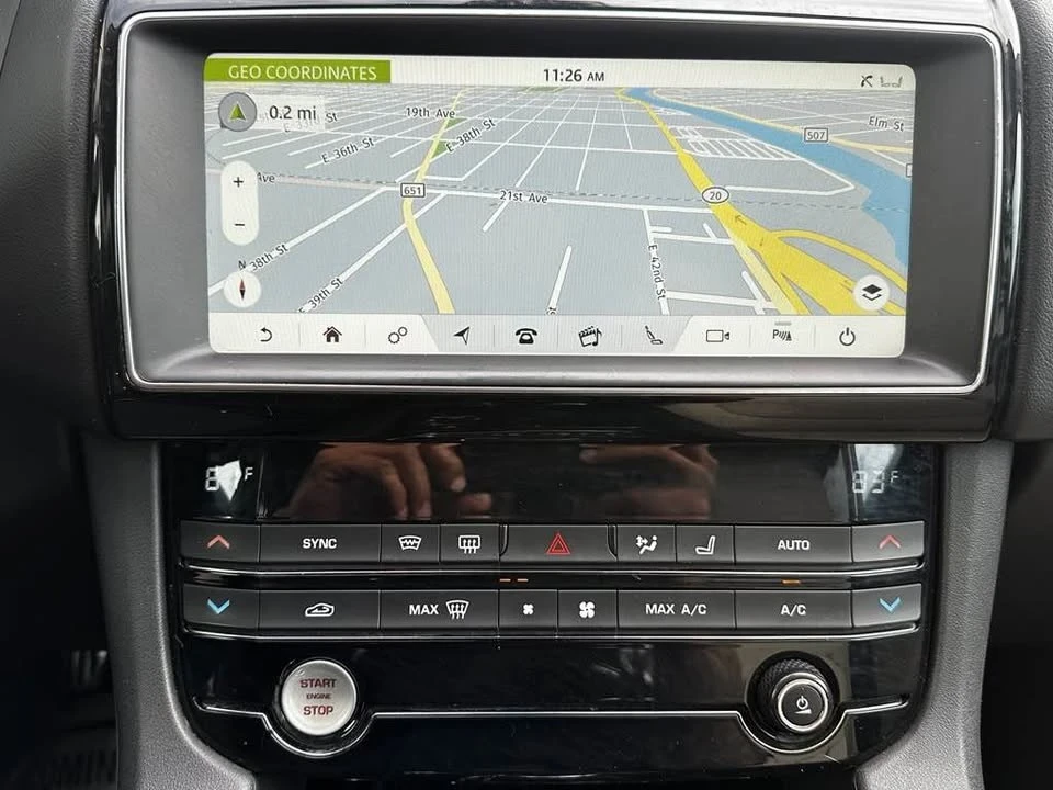 2019 Jaguar F-Pace - Image 12 of 17